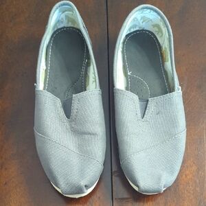 Tom's Women's Gray Alpargata Shoes